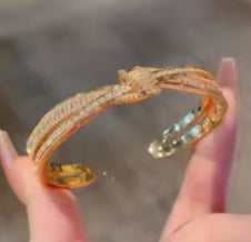 gorgeous twist bracelet