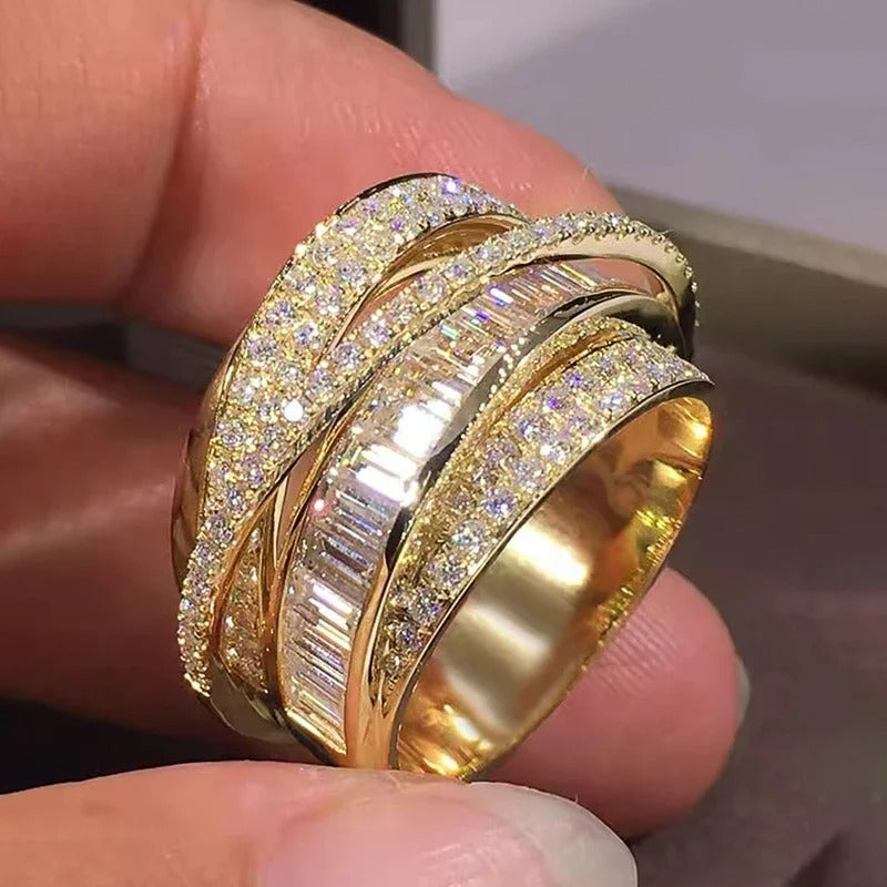 Elegant gold ring